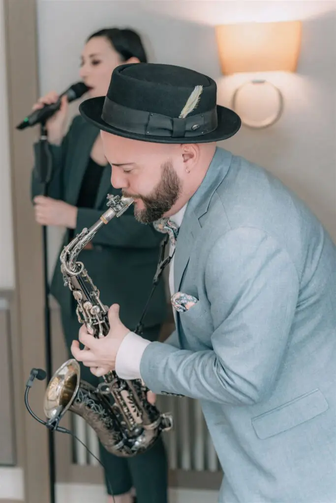 Live-Musik zur Trauuung auf einer Hochzeit in München - mit Saxophon und Gesang