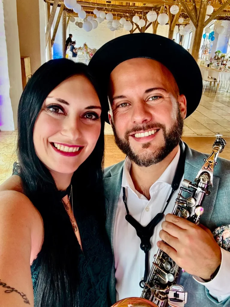 Flexibler als jede Hochzeitsband - Saxophon und Gesang auf einer Hochzeit in München